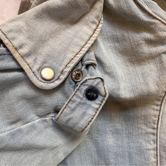 Zara jean jacket. - Picture 3 of 7